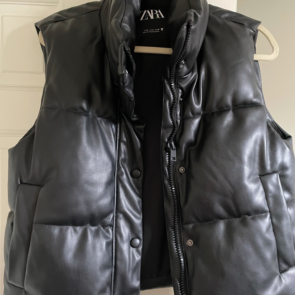 Zara Black Puffer Leather-Look Vest - Picture 2 of 3